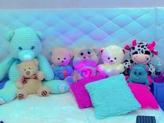 alanna-dollsx Live Webcam on CamSoda