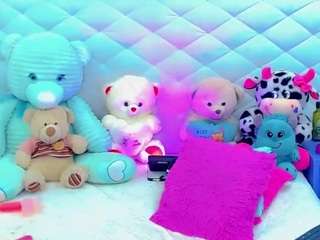 alanna-dollsx Live Webcam on CamSoda