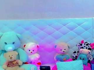 alanna-dollsx Live Webcam on CamSoda