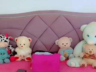 alanna-dollsx Live Webcam on CamSoda