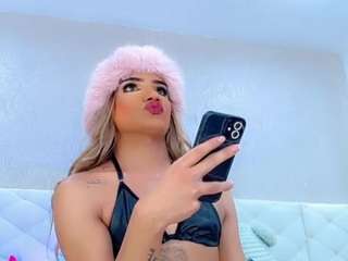 alanna-dollsx Live Webcam on CamSoda