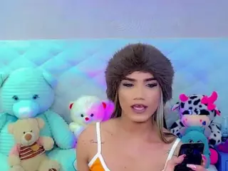 alanna-dollsx's Live Sex Cam Show
