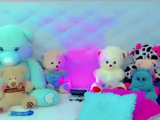 alanna-dollsx's Live Sex Cam Show