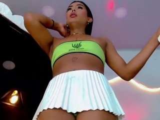 carolinna-doll live webcam show