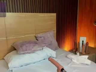 iris-violeta's Live Sex Cam Show