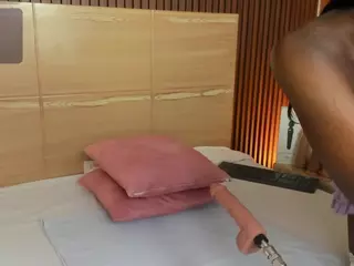 iris-violeta's Live Sex Cam Show