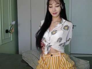 lunytang Live Webcam on CamSoda