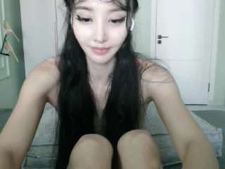 lunytang Live Webcam on CamSoda