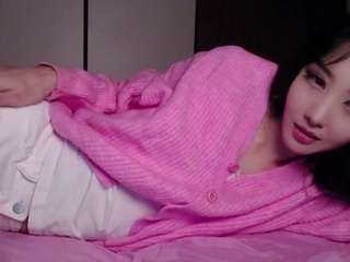 lunytang's CamSoda show and profile