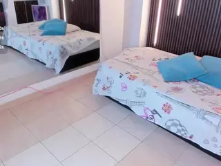 Lyssa-Muller's Live Sex Cam Show