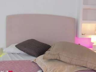 nathalyn-b Live Webcam on {site_name}