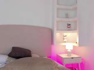 nathalyn-b Live Webcam on CamSoda