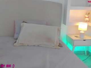 nathalyn-b Live Webcam on CamSoda