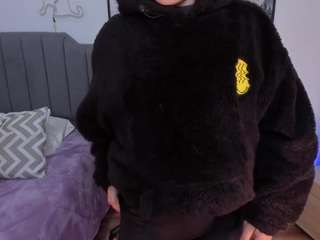 amyjonnes live cam profile