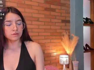 amyjonnes live webcam show