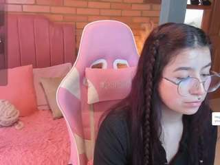 AMYJONNES live webcam show