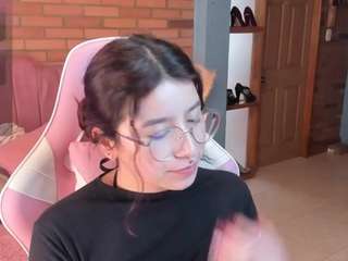 AMYJONNES live cam preview