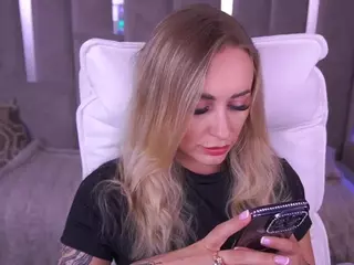 CandyGraces's Live Sex Cam Show