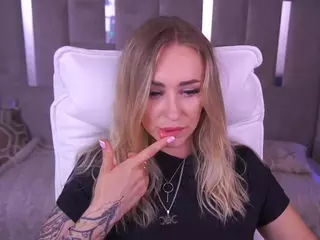 CandyGraces's Live Sex Cam Show