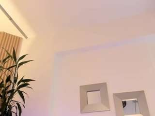 ebonyyhot's CamSoda show and profile