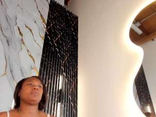 ebonyyhot's CamSoda show and profile