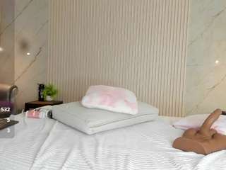 nathassa-grant Live Webcam on CamSoda