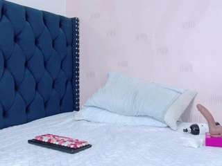 beautifulskinny18's CamSoda show and profile