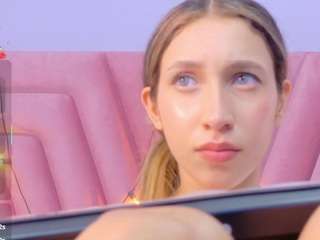 beautifulskinny18's CamSoda show and profile