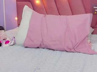 beautifulskinny18 live cam profile