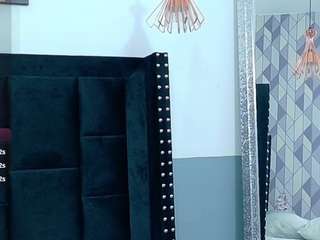 beautifulskinny18's CamSoda show and profile