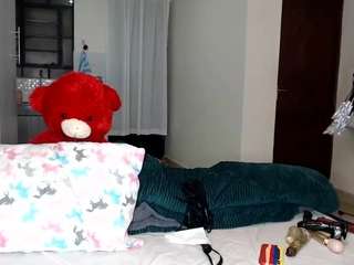 Model ini sedang live sekarang. darkbarbiesortie