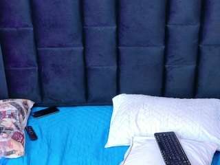 petitelittleebony webcam model
