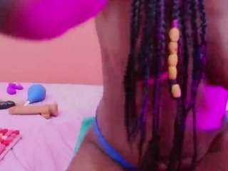 petitelittleebon... Live Webcam on CamSoda