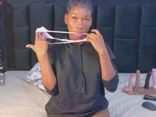 petitelittleebony