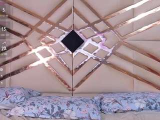 petitelittleebony live cam