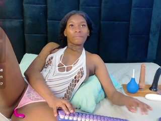 petitelittleebony live cam preview