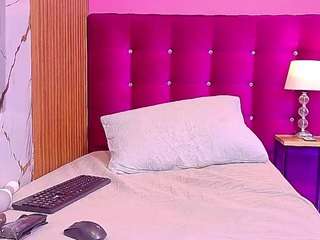 le modèle petitelittleebony est en webcam porno dans un show sur le site camsoda, il possède les tags suivants: amateur,shaved pussy,nature,no drinking,public,pussy,ride-torso,role-play,spank,middle aged,squirter,strip,tattoos,tease,teen (18+),toys,young adult,moaning,mature,anal