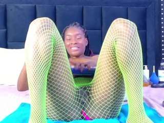 petitelittleebony