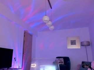 Live cam show with KYLIE
