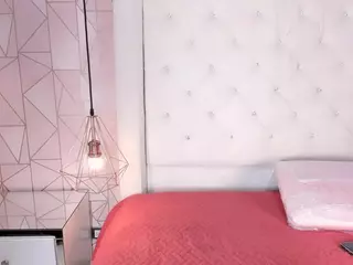 parismorelli's Live Sex Cam Show