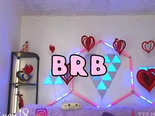 littlevixen18 webcam