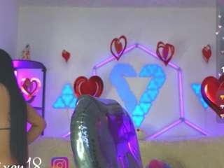 littlevixen18 Live Webcam on CamSoda