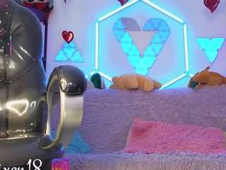 LittleVixen18