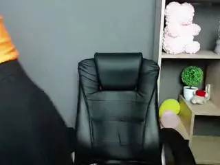 LolaHikls's Live Sex Cam Show