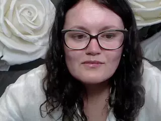 LolaHikls's Live Sex Cam Show