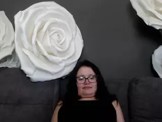 LolaHikls's Live Sex Cam Show