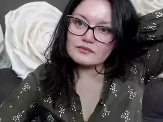 LolaHikls's Live Sex Cam Show