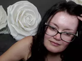 LolaHikls's Live Sex Cam Show