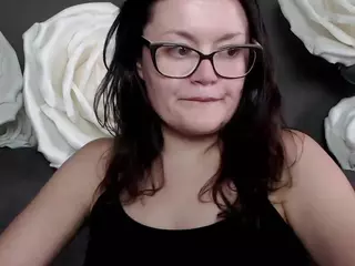 LolaHikls's Live Sex Cam Show