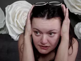 LolaHikls's Live Sex Cam Show